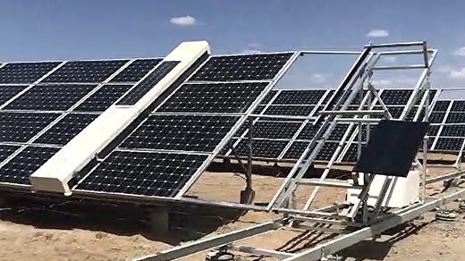 某農田光伏機器人現場應用