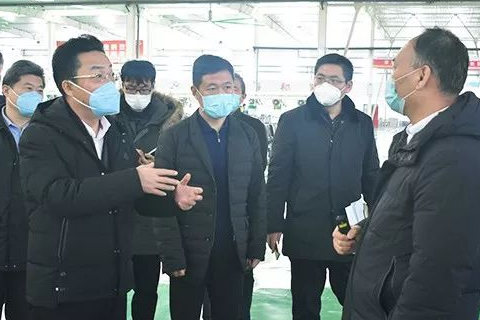 泉山區區委副書記、區長李勇到鑫科機器人調研復工復產和疫情防控工作